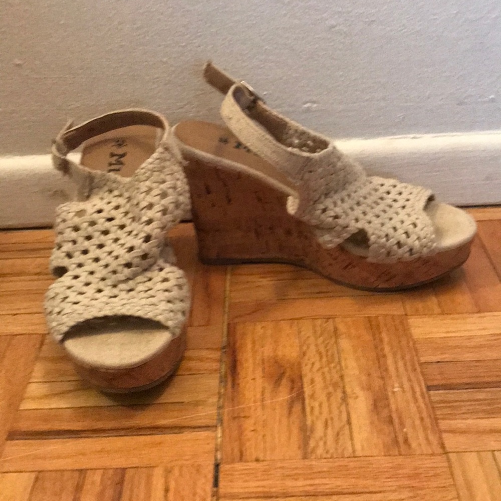 Mudd Wedges - Picture 3 of 3